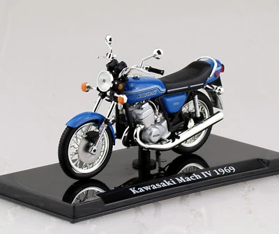 Kawasaki Mach IV 1969 blau 1:24 Motorrad- Modell  - Bild 1 von 2