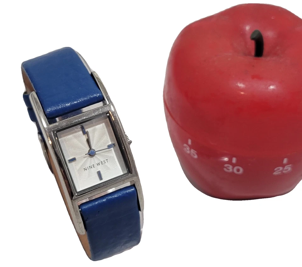 Nine West Silver Blue Tone Rectangular Clamp Bangle Bracelet Women's Watch Sleek - Imagem 1 de 1