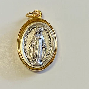 Medaglia ovale Nostra Signora del Miracoloso in argento e oro, nuova #MD-025 - Foto 1 di 2