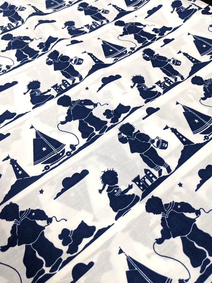 Muestreador de siluetas costeras de tela Daisy Kingdom de colección de 5 yardas estampado náutico azul Foto 1 de 4