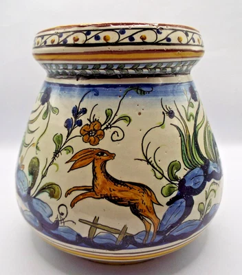A 19th CENTURY MAJOLICA MONTELUPO FIORENTINO VASE. - image 1 of 4