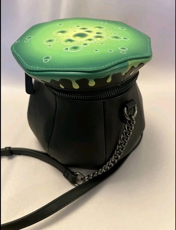 Bolso Bandolera Mad Engine Caldero Negro Verde Viral Halloween Hocus Pocus Foto 1 de 4