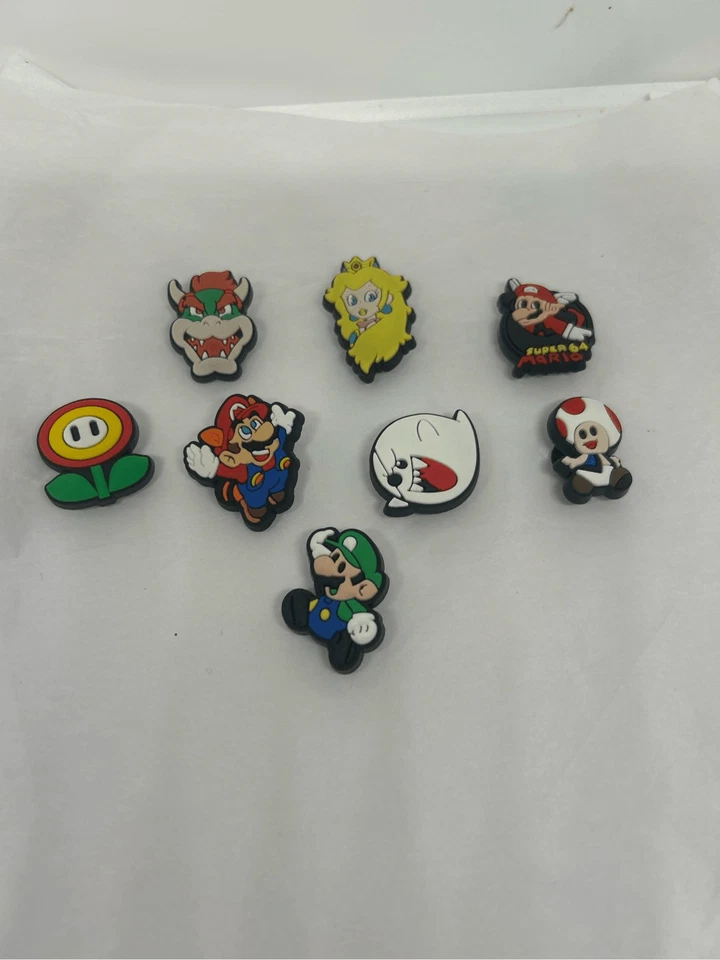 Juego de 8 dijes para zapatos Mario Bowser, princesa melocotón, Mario, Luigi y más Foto 1 de 1