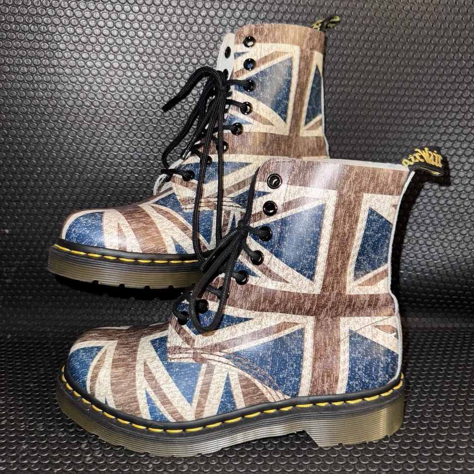 Dr. Doc Martens RARE Pascal Virginia Union Jack British Flag Boots Womens Size 6 - Image 1 of 4