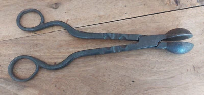 Pince de chapelier ou coiffeur en fer forgé XVIIIème - Photo 1/4