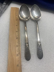 2 pcs 1847 Rogers Bros IS Adoration Tablespoons Serving Spoons Silver-plate 81/4 - Picture 1 of 3