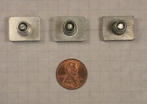 PIN DE BLOQUEO DE ESCRITORIO MULTI-CAJÓN 15mm, 13mm PROYECCIÓN, CON JUEGO DE TORNILLOS DE 12mm - Imagen 1 de 3