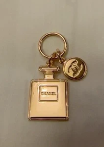 Chanel Gold Charm Accessories N°5 Buttle Limited Edition,Holiday 2022 Genuin New - Picture 1 of 2