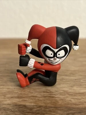 "Figura de acción de juguete de vinilo Harley Quinn DC Comics NECA 2""" Foto 1 de 4