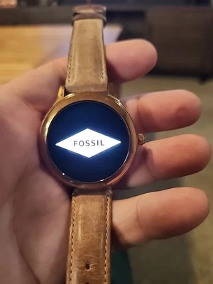 Fossil Gen 5 Julianna HR (DW10F1) - Rose Gold 44mm - Genuine Leather Band - Image 1 of 4