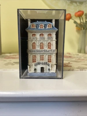 Reuter miniature dollhouse - Image 1 of 4