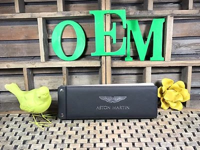 Aston Martin Vantage S 2017 2016 manual del propietario + información de navegación V12 Foto 1 de 4