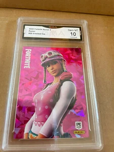 PASTEL 2020 PANINI UNCOMMON OUTFIT FORTNITE CRACKED ICE # 25 GRADED 10 L@@@K - Picture 1 of 2