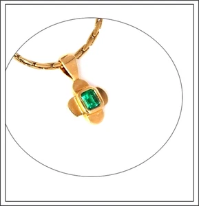 Fascinante colgante de esmeralda oro amarillo - trébol de la suerte de estilo lujoso - Imagen 1 de 8