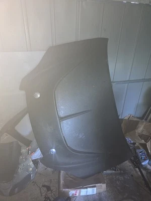 Capó de fibra de carbono Toyota Matrix 2003-2006 primera generación Foto 1 de 2