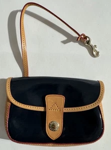 Lackleder Dooney and Bourke dunkelblau Armband Clutch - Bild 1 von 21