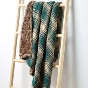 Martha Stewart Collection 50 X 60 Flannel Faux Fur Green Throw - Picture 1 of 1