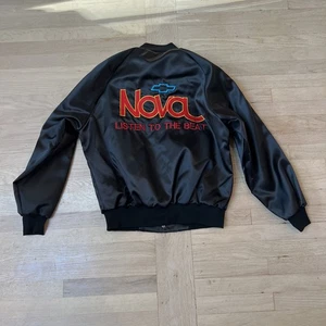 Vintage Chevy Nova Listen To The Beat Chevrolet Satin Jacket Size Large Black - Picture 1 of 6