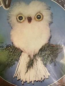 Vintage Aronelle Afronelle gebürstet weiß HooHoo Eule Riegel Haken Kit Wandbehang neu - Bild 1 von 9