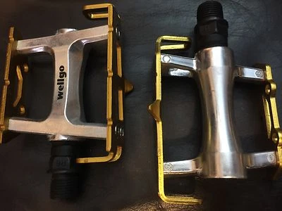 Pedales Gold Track eje con brida completa, rodamientos de precisión, NUEVO súper ligero Foto 1 de 4