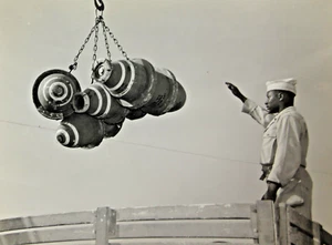 WWII US Army Air Corps Black African American Soldier Loading Bombs Photo 1940s - Picture 1 of 5