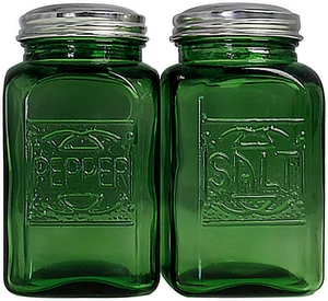 Depression Style Glass Salt and Pepper Shakers (Green) - Picture 1 of 12
