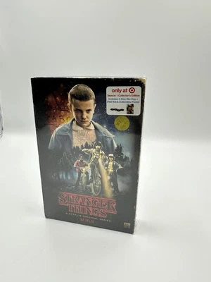 Stranger Things Season 1 Collectors Edition Target Exclusive BluRay/DVD Sealed Foto 1 de 2
