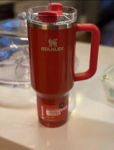 Stanley x ELF 40 oz Quencher SOLD OUT Red Delicious Tumbler Christmas NEW - Picture 1 of 1