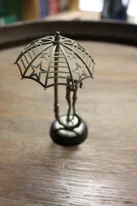  BOMBONIERA  STATUETTA PELTRO INNAMORATI CM. 4X12-- PEWTER STATUETTE - Foto 1 di 1