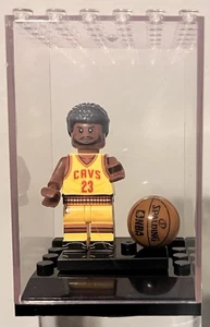 Lebron James Cleveland Cavaliers Building Block Mini Figur mit Koffer - Bild 1 von 4
