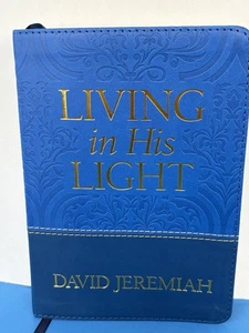 Living In His Light David Jeremiah 2025 Daily Devotional Book Blue Leather Book - Picture 1 of 22
