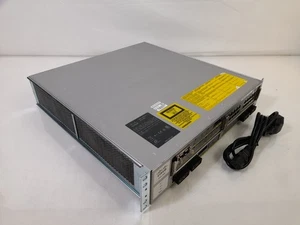 Modułowy przełącznik sieciowy 10GbE Cisco Catalyst 4900M WS-C4900M - Zdjęcie 1 z 6