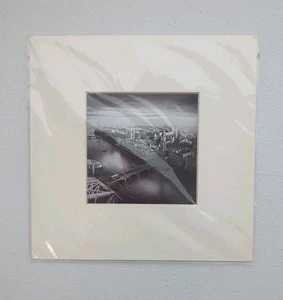 Jurek Nems Passepartoutfoto, 8x8 (2010) - Bild 1 von 2