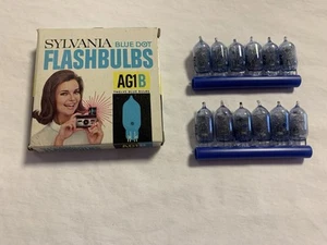 Vintage Sylvania Blue Dot Flashbulbs-AG1B - New 12 Bulbs In Package - Picture 1 of 2