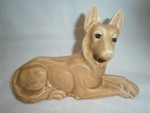 LARGE VINTAGE SYLVAC ? GERMAN SHEPPARD ( ALSATIAN ) DOG FIGURINE ORNAMENT - Picture 1 of 3