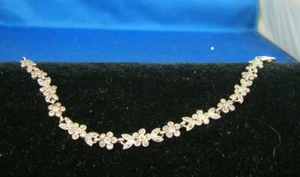 Sterling silver and marcasite bracelet with flower design, 7 1/2" long 11.2 gr - Picture 1 of 2