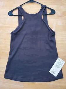 Lululemon - Racerback vorne - Größe 8 - neu mit Etikett - Farbe Retro Camouflage - Bild 1 von 8