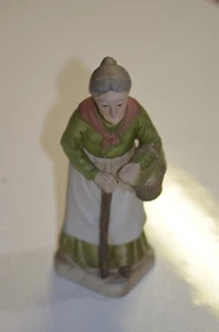 ANCIEN SUJET EN BISCUIT PORCELAINE FIGURINE POUPEE MINIATURE OBJET DE VITRINE - Foto 1 di 2