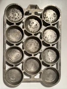 Vintage Wear Ever Cast Aluminum No. 17 Shallow Muffin Pans Made In USA - Picture 1 of 5