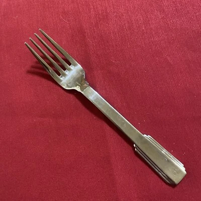 Epaulet By World Tableware Dinner Fork 18/8 Stainless Steel Flatware 7.25" - Image 1 of 4
