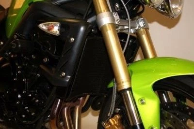 Protector de radiador de aluminio negro R&G Racing para Triumph Street Triple 2007-2010 Foto 1 de 4