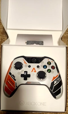 Titanfall Xbox One Controller - Boxed - Never Used - Image 1 of 4