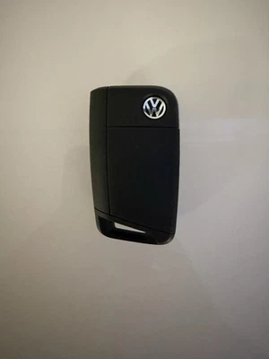 FOR PARTS ONLY ORIGINAL VOLKSWAGEN VW 15-21 OEM FLIP KEY LESS ENTRY REMOTE FOB - Image 1 of 4