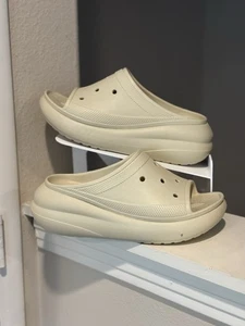 NEU CROCS Crush Plateau Pantoletten Sandalen - Knochen - Herren 7 US / Damen 9 US - Bild 1 von 8