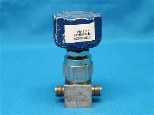 Nippon Sanso 165K 316 1/4 inch Valve w/ Scratches - Picture 1 of 8