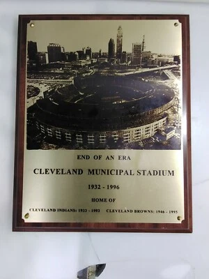 PLACA ESTADIO MUNICIPAL CLEVELAND 1932-1996 Foto 1 de 3