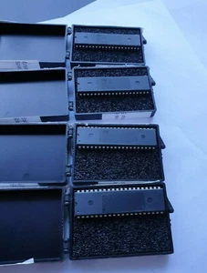 STMICROELECTRONICS M27C4002 1081L INTEGRATED CIRCUIT 4/PK (IN20S2) - Picture 1 of 2