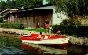 Postal Peter's Point Cottages Hot Springs AR Hotel - Barco rojo gratis 1959 perro - Imagen 1 de 3