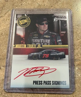 MARTIN TRUEX JR 2015 PRESS PASS SIGNINGS AUTHENTIC AUTOGRAPH CARD - Image 1 of 2