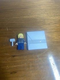 Lego Thor Minifigure Spongy Cape Dark Blue Legs Marvel Super Heroes sh170